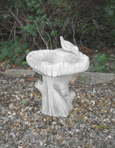 KBB65 Small Woodpecker Bird Bath KBB65 Small Woodpecker Bird Bath